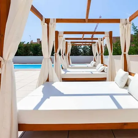Stylish Living With Private Pool