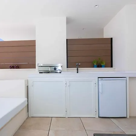 Apartment Stylish Living With Private Pool *